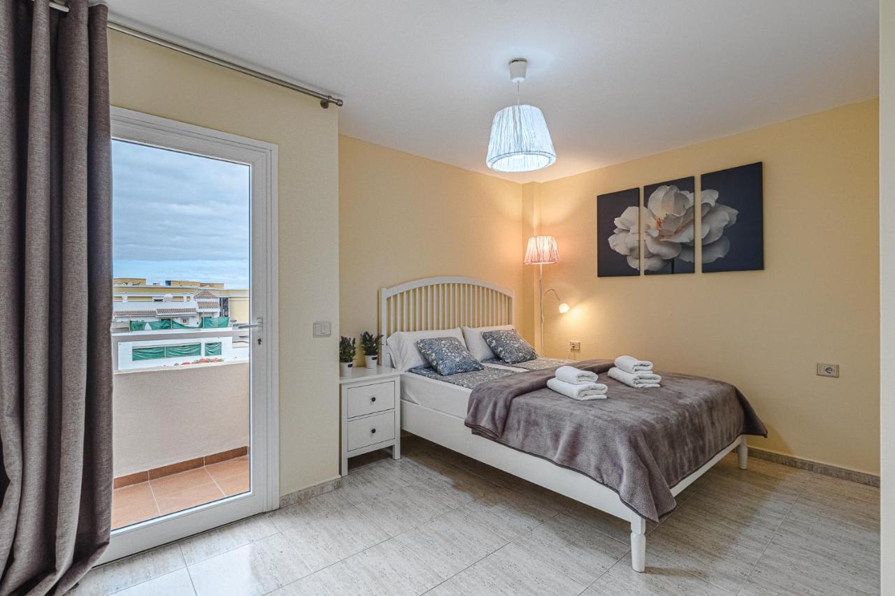 Yellow 3 Bedroom Large Apartment For 10 Guests Costa Adeje  Kültér fotó
