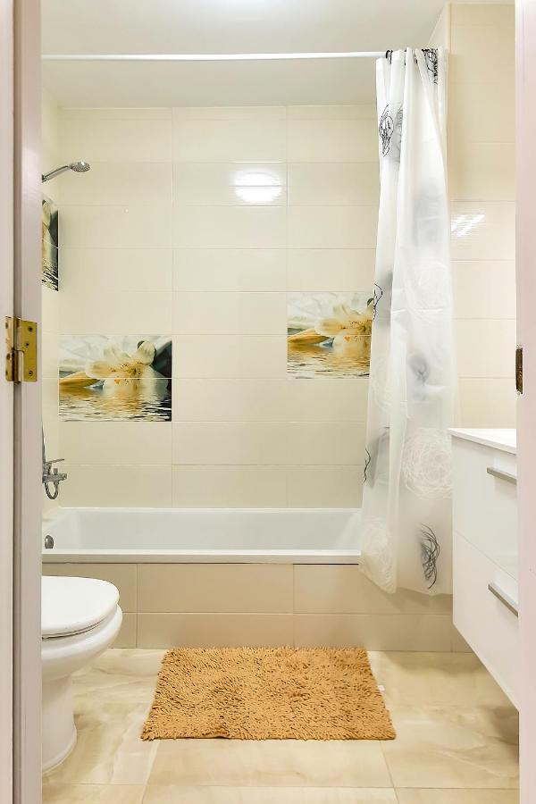 Yellow 3 Bedroom Large Apartment For 10 Guests Costa Adeje  Kültér fotó