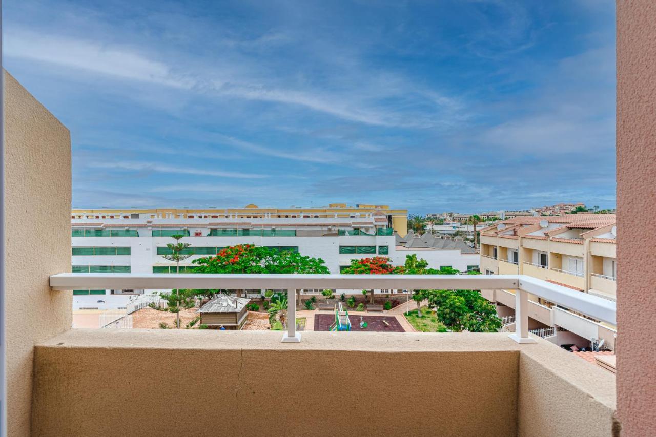 Yellow 3 Bedroom Large Apartment For 10 Guests Costa Adeje  Kültér fotó