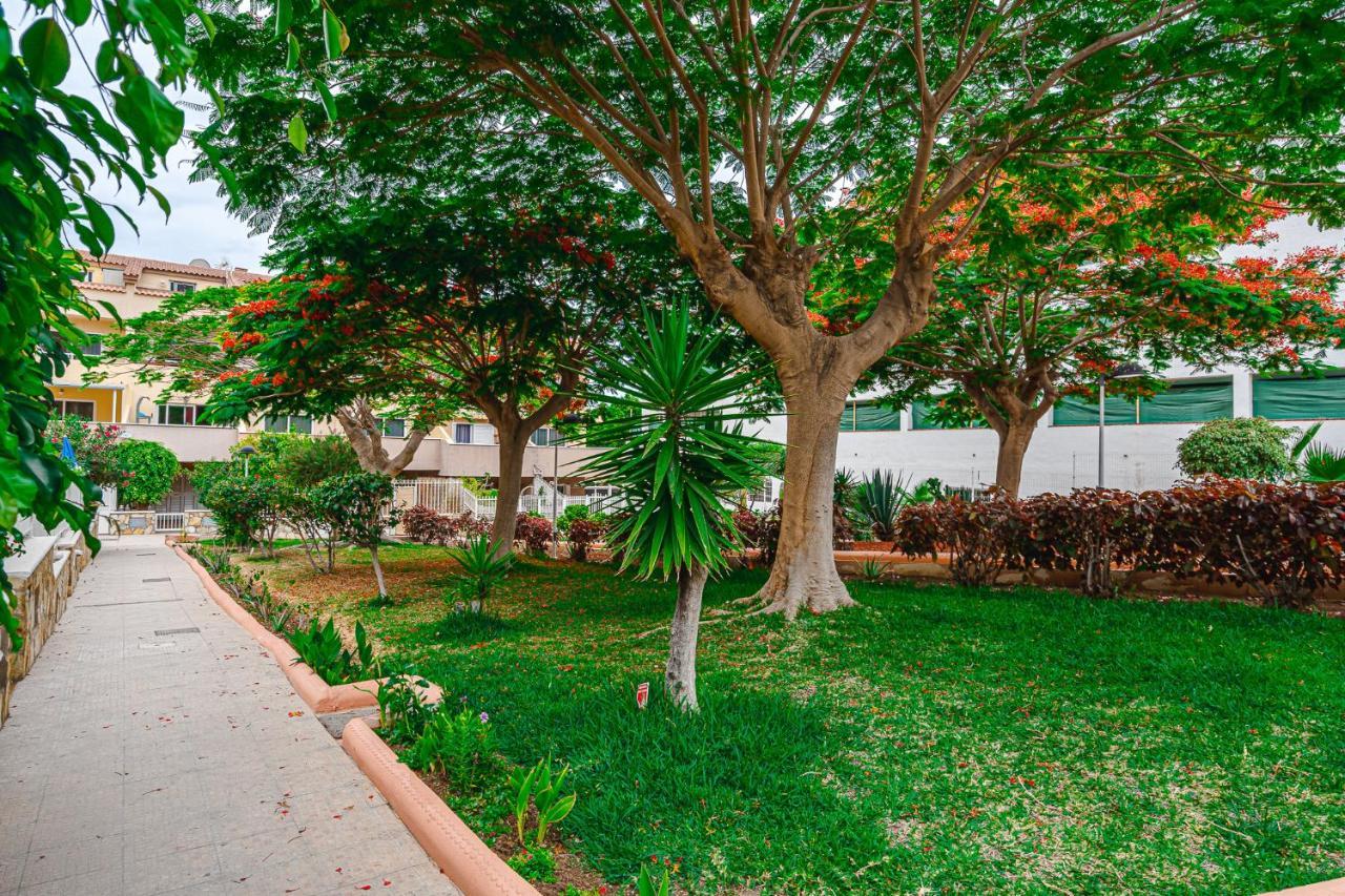 Yellow 3 Bedroom Large Apartment For 10 Guests Costa Adeje  Kültér fotó