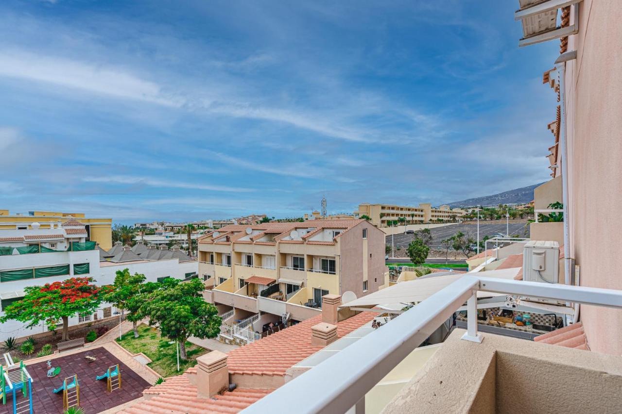 Yellow 3 Bedroom Large Apartment For 10 Guests Costa Adeje  Kültér fotó