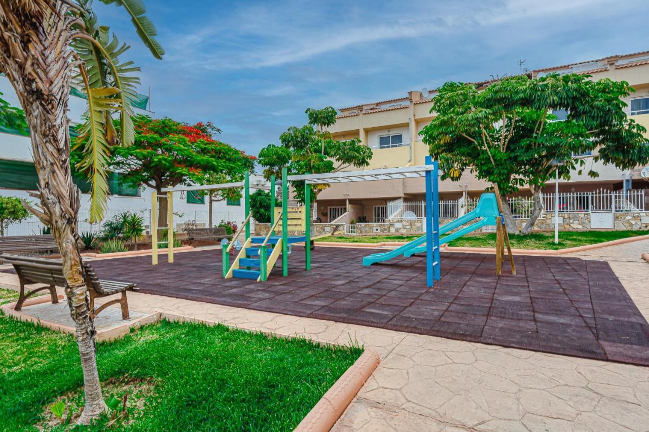 Yellow 3 Bedroom Large Apartment For 10 Guests Costa Adeje  Kültér fotó