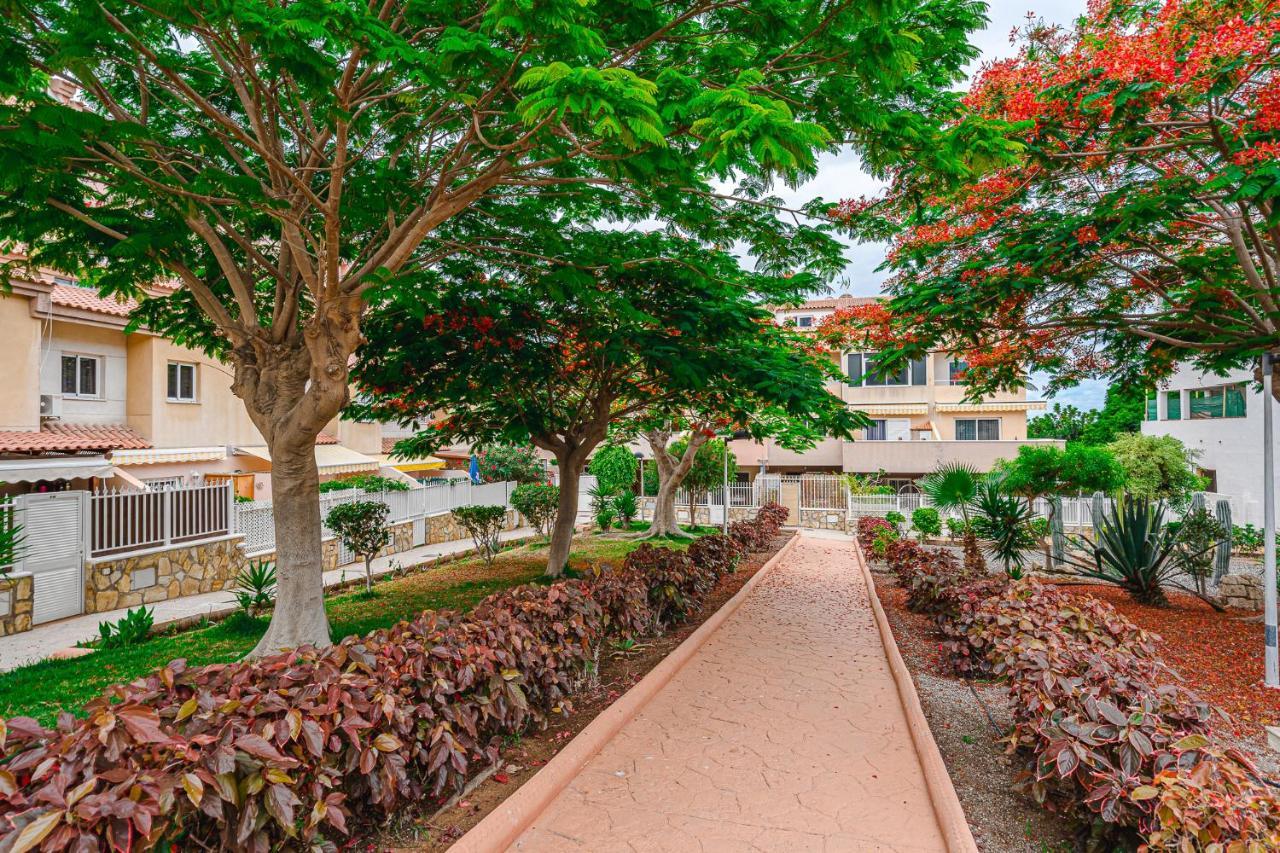 Yellow 3 Bedroom Large Apartment For 10 Guests Costa Adeje  Kültér fotó